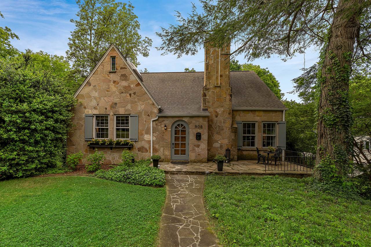 908 SW Iskagna Drive, Knoxville, TN 37919