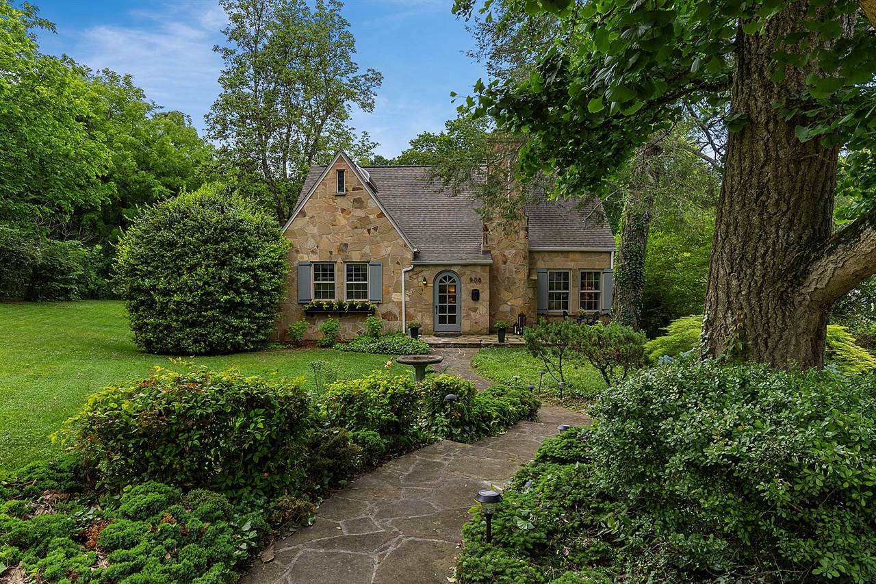 908 SW Iskagna Drive, Knoxville, TN 37919