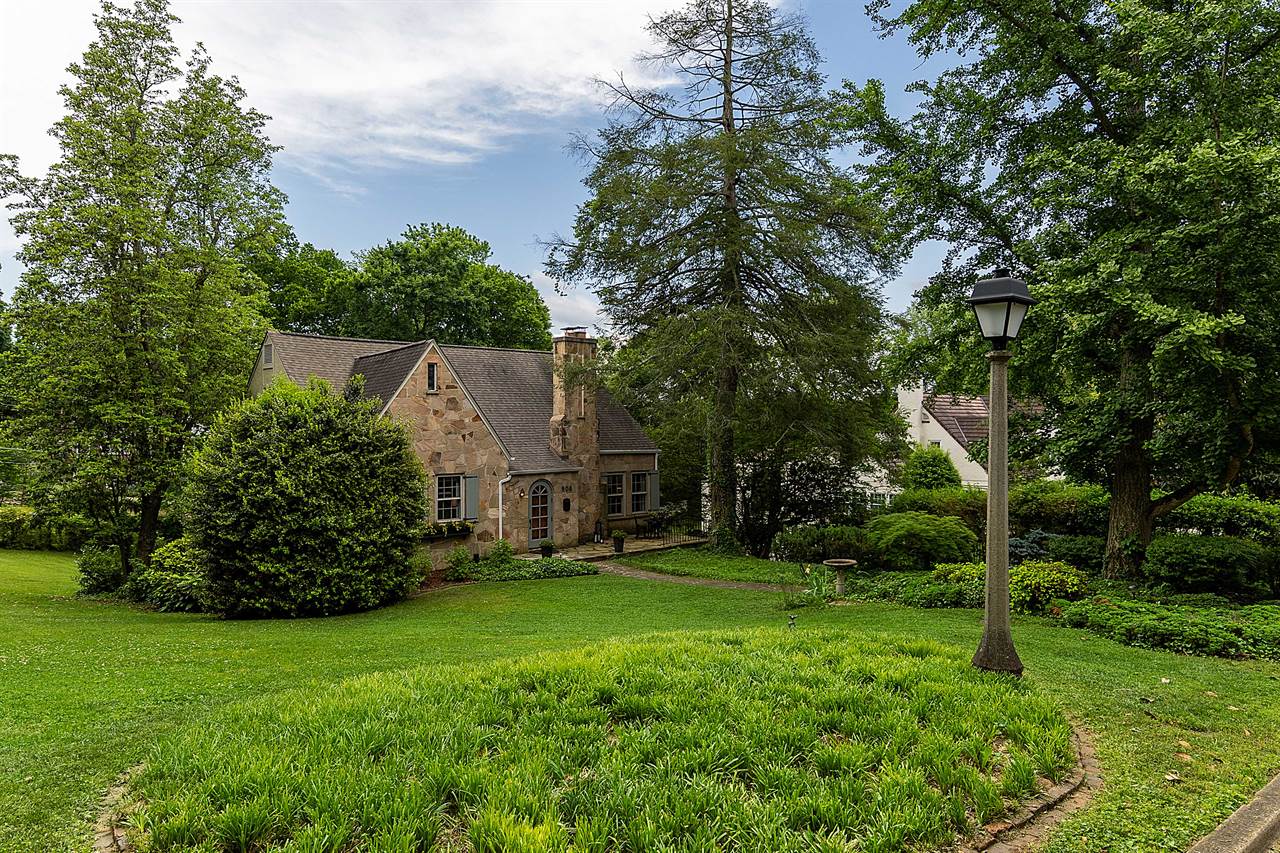 908 SW Iskagna Drive, Knoxville, TN 37919