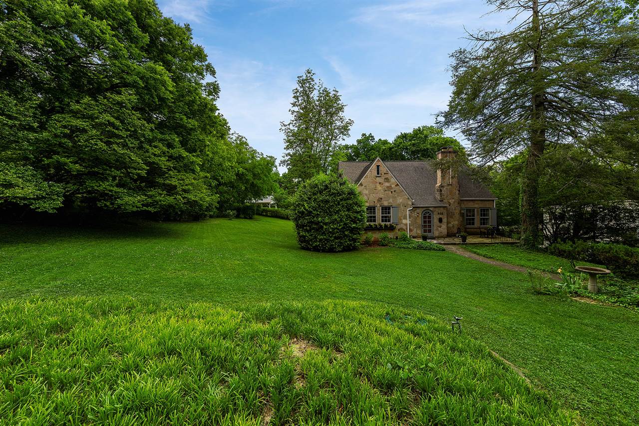 908 SW Iskagna Drive, Knoxville, TN 37919