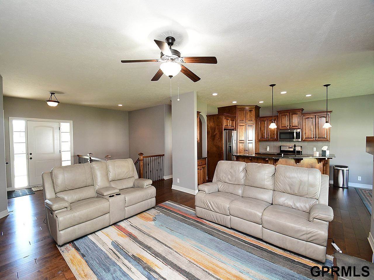 2710 North 189 Street, Elkhorn, NE 68022