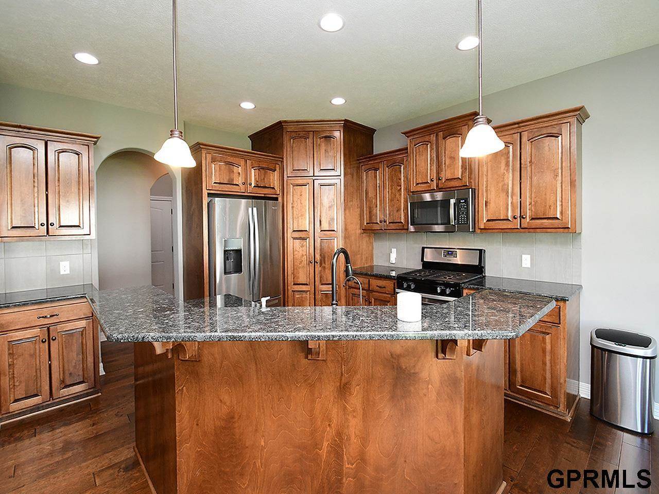 2710 North 189 Street, Elkhorn, NE 68022