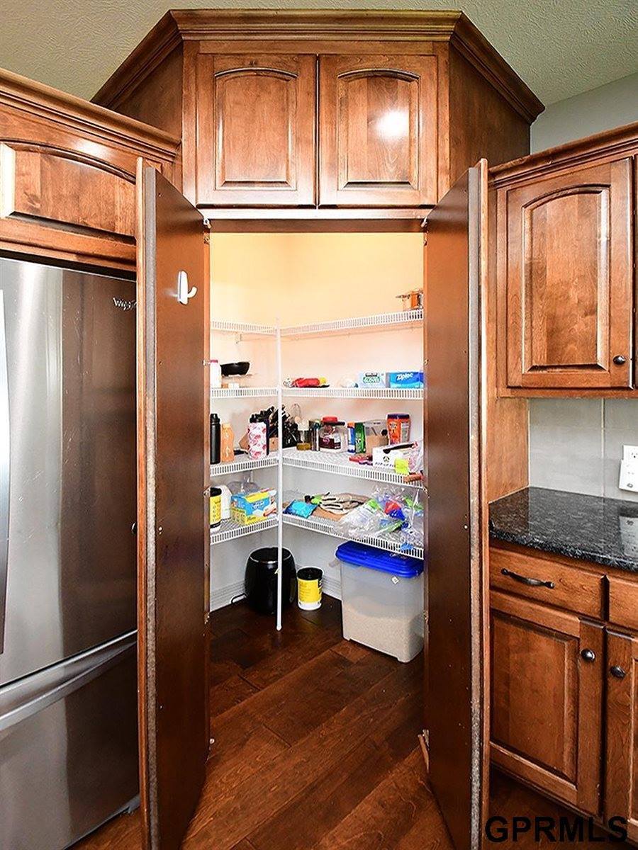 2710 North 189 Street, Elkhorn, NE 68022