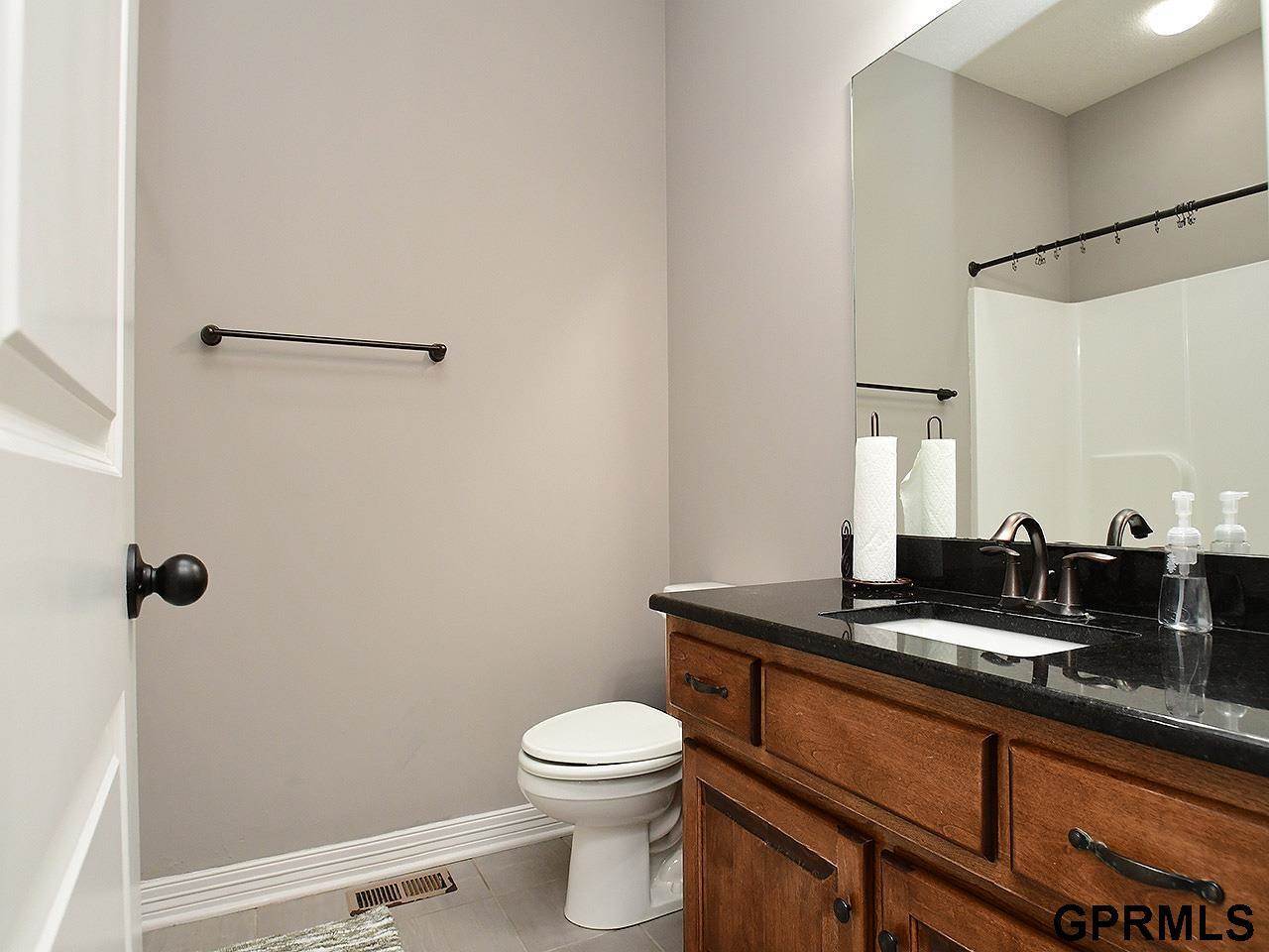 2710 North 189 Street, Elkhorn, NE 68022