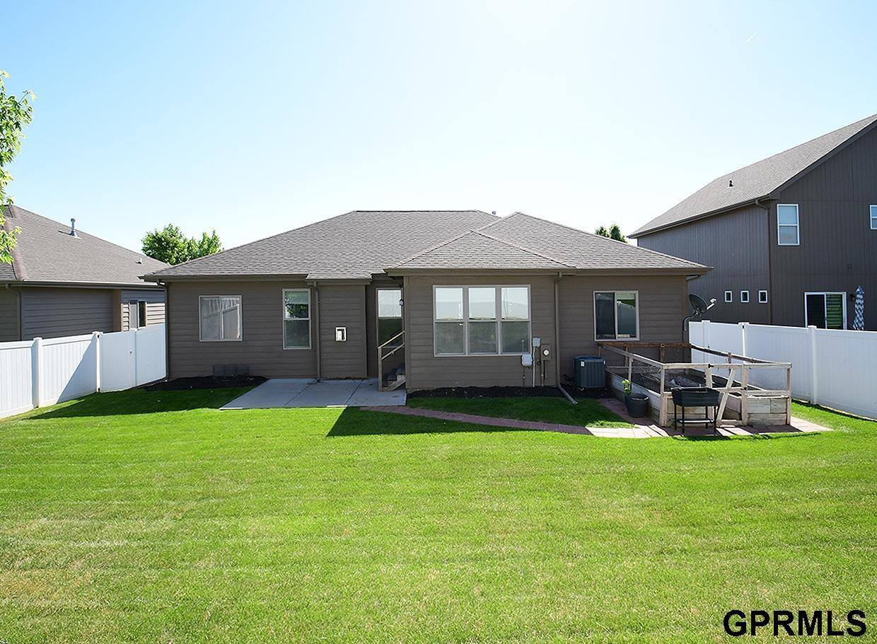 2710 North 189 Street, Elkhorn, NE 68022