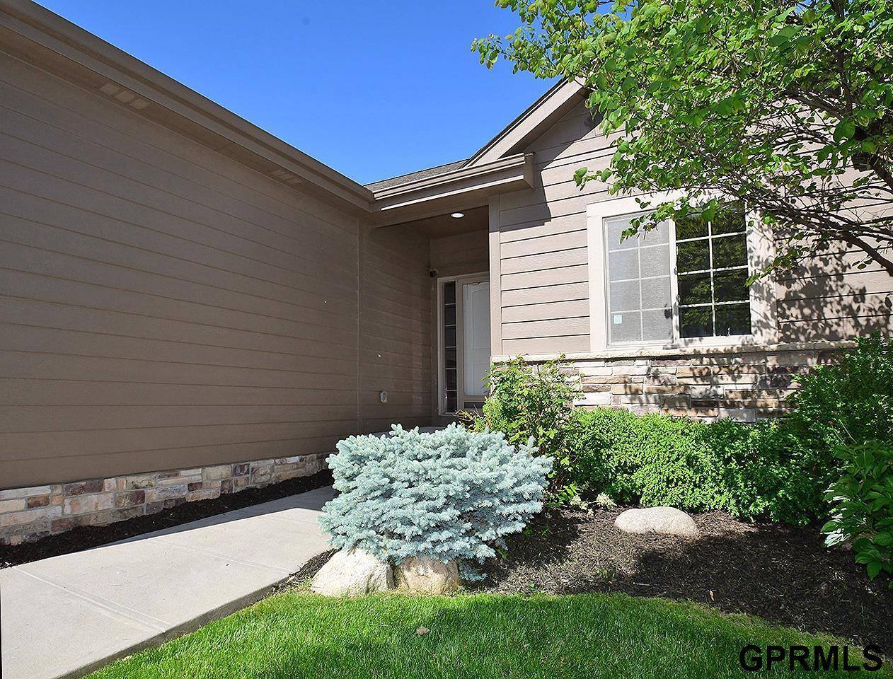 2710 North 189 Street, Elkhorn, NE 68022