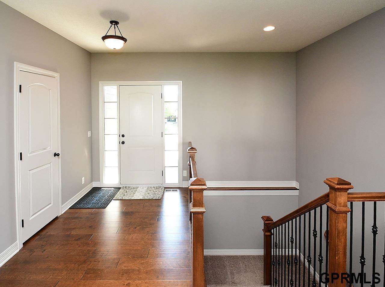 2710 North 189 Street, Elkhorn, NE 68022