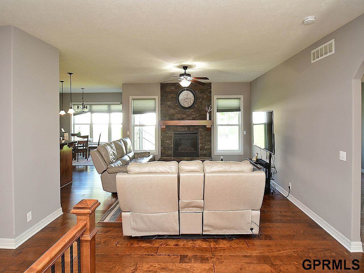 2710 North 189 Street, Elkhorn, NE 68022