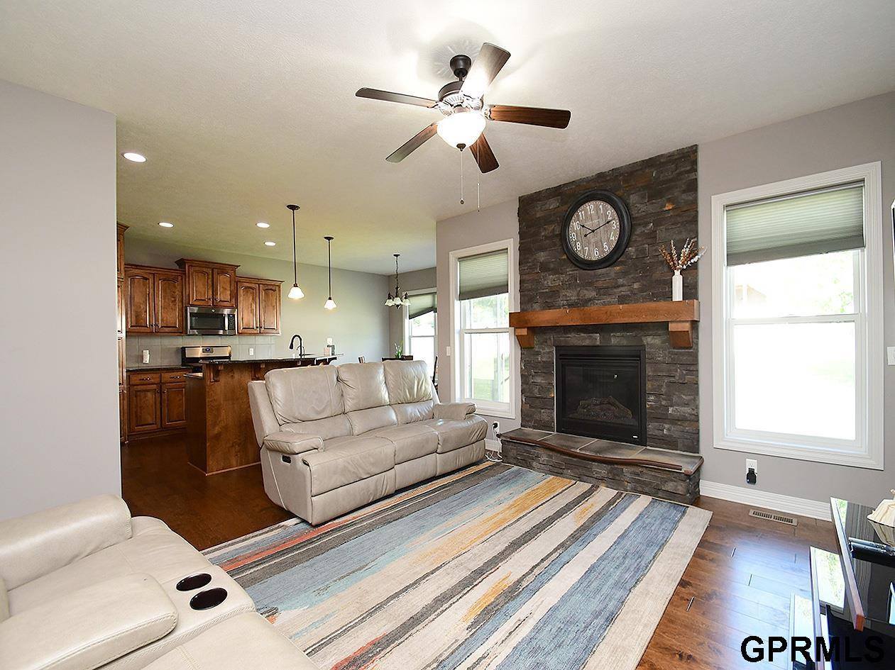 2710 North 189 Street, Elkhorn, NE 68022