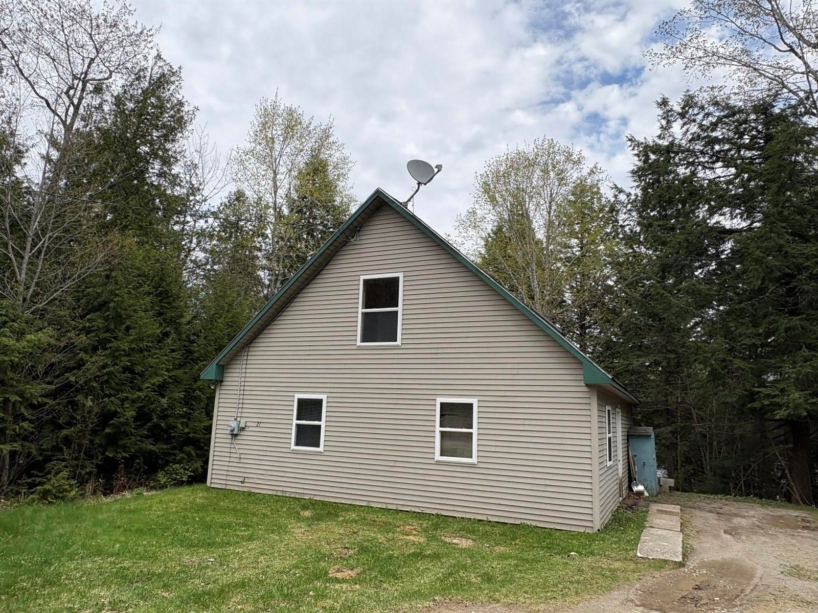 21 Smart Estates Drive, Lee, ME 04455