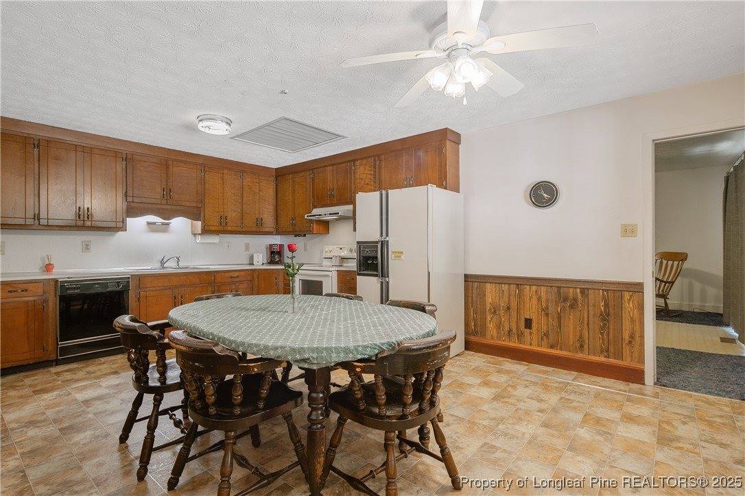 2530 Adkins Hill Drive, Fayetteville, NC 28306