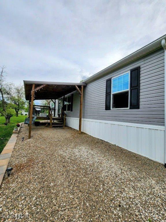 62525 Institute Road, Lore City, OH 43755