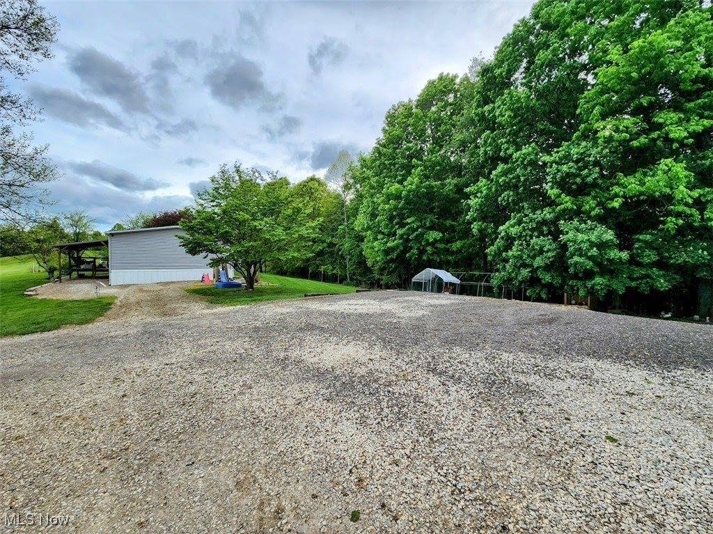 62525 Institute Road, Lore City, OH 43755