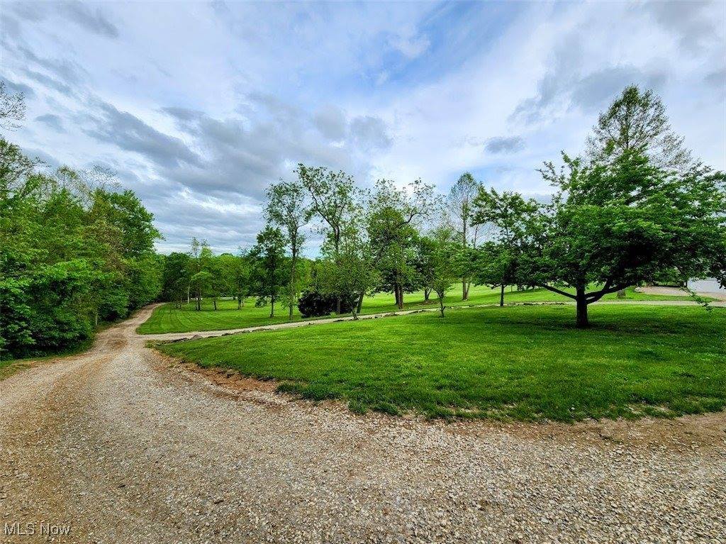 62525 Institute Road, Lore City, OH 43755