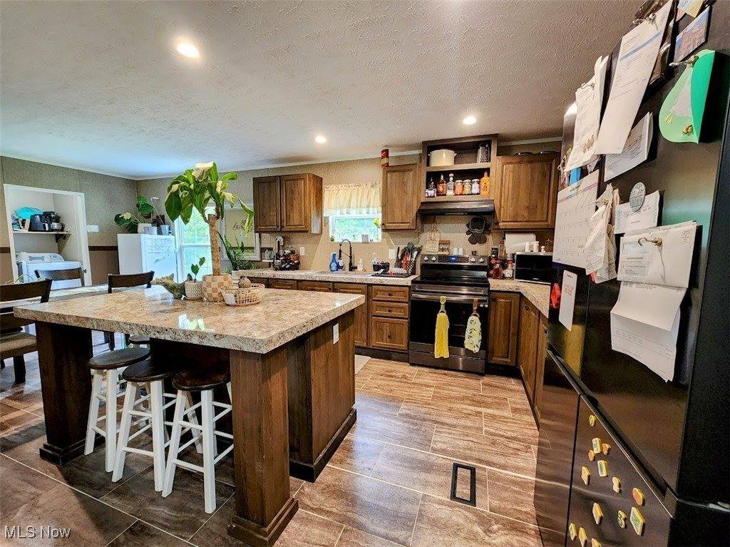 62525 Institute Road, Lore City, OH 43755