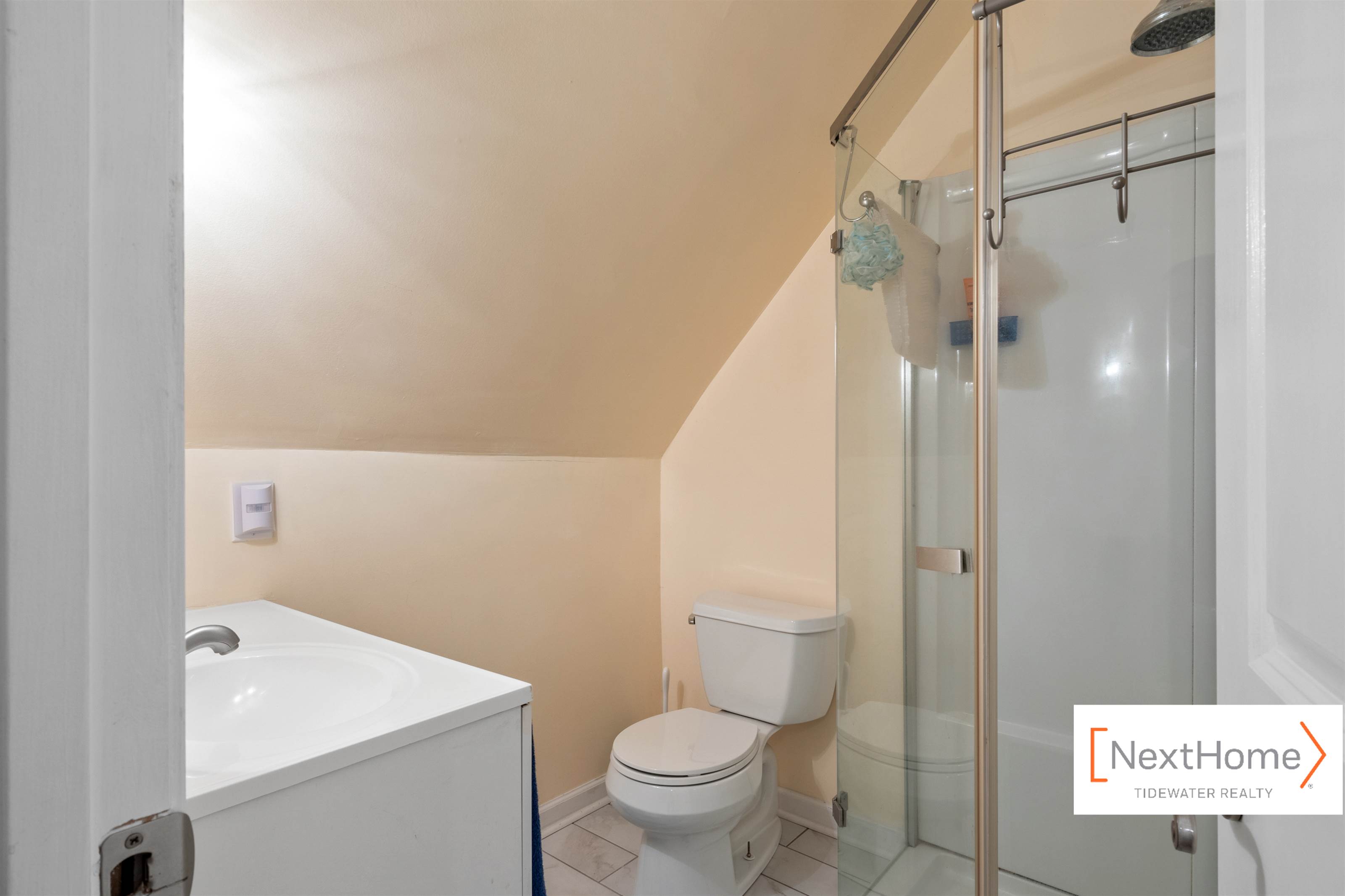 4601 Backwoods Rd, Chesapeake, VA 23322