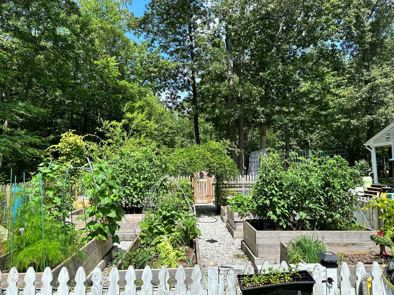 4601 Backwoods Rd, Chesapeake, VA 23322