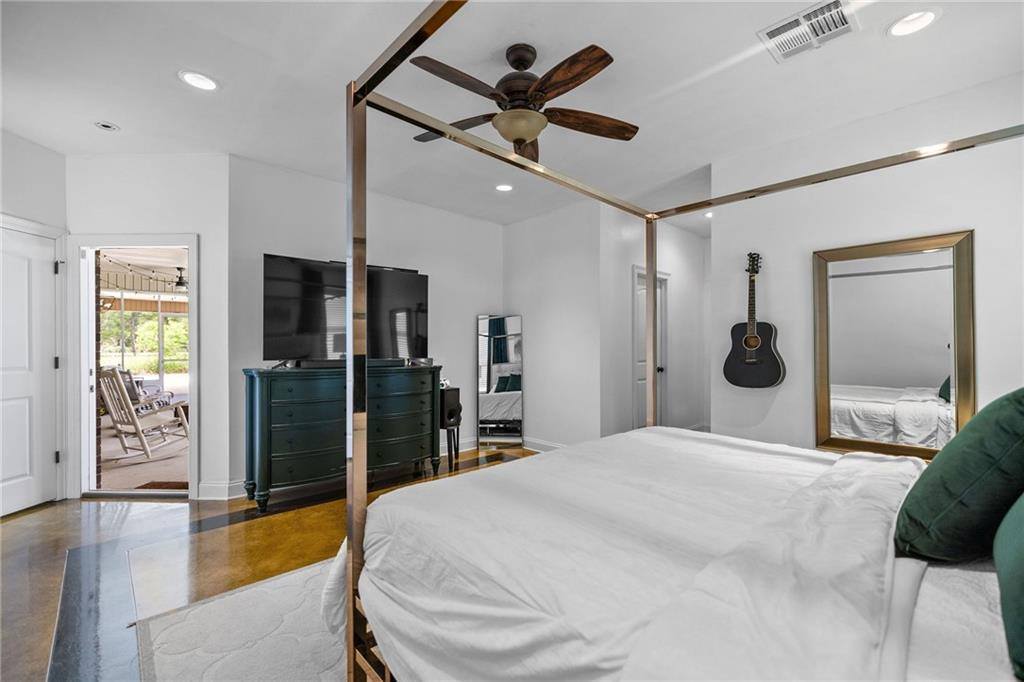 21121 Live Oak Lane, Ponchatoula, LA 70454