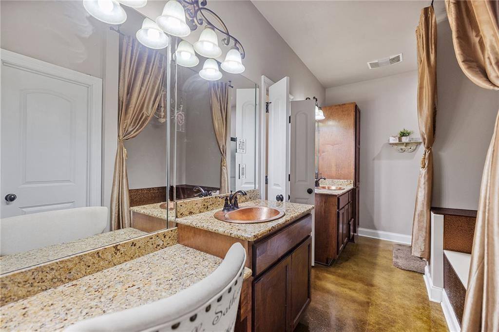 21121 Live Oak Lane, Ponchatoula, LA 70454