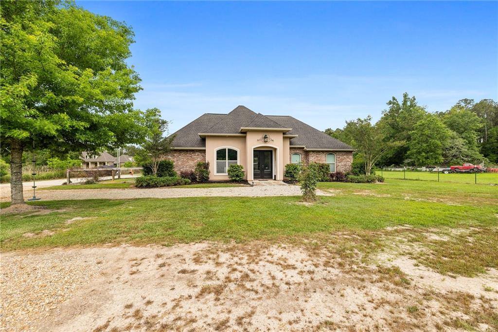 21121 Live Oak Lane, Ponchatoula, LA 70454