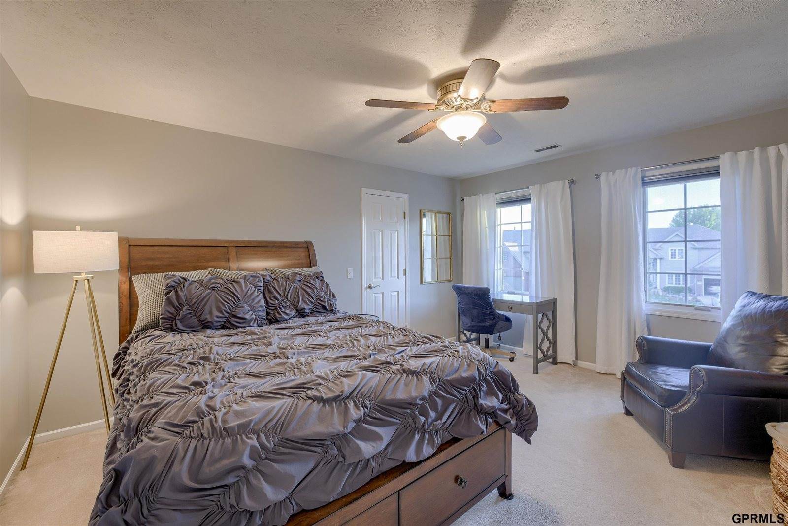 18320 Dupont Circle, Omaha, NE 68130