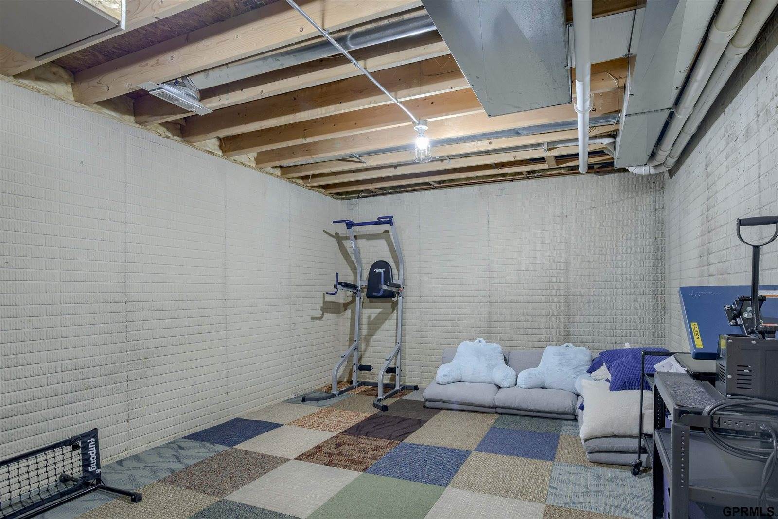 18320 Dupont Circle, Omaha, NE 68130