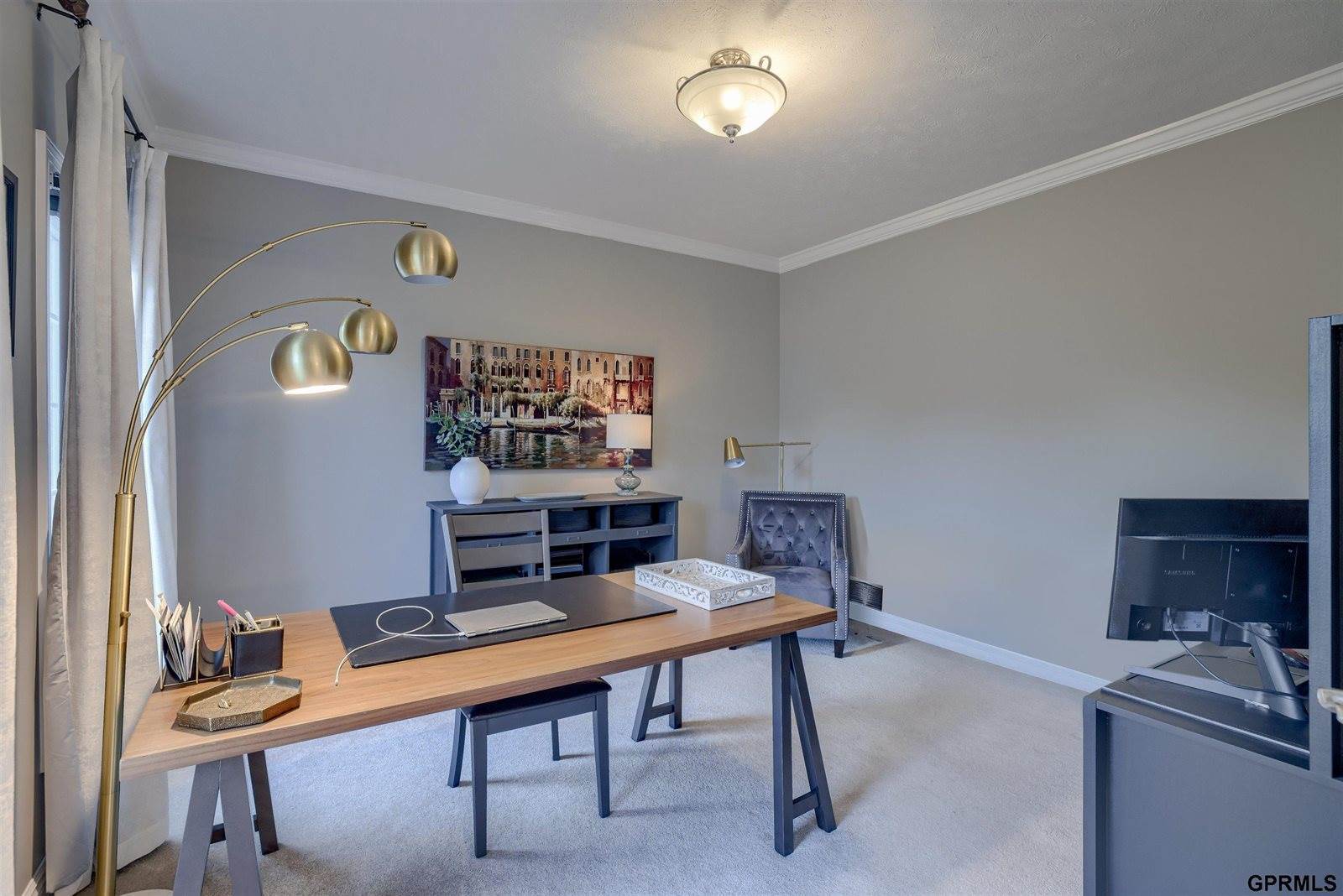 18320 Dupont Circle, Omaha, NE 68130