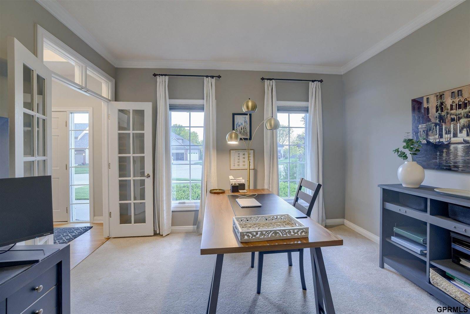 18320 Dupont Circle, Omaha, NE 68130