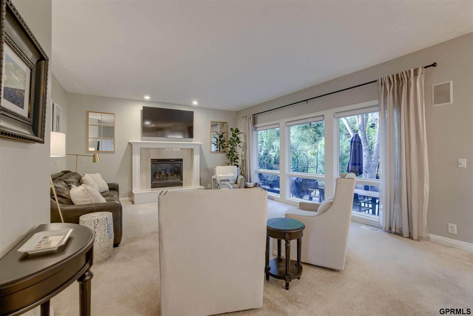 18320 Dupont Circle, Omaha, NE 68130