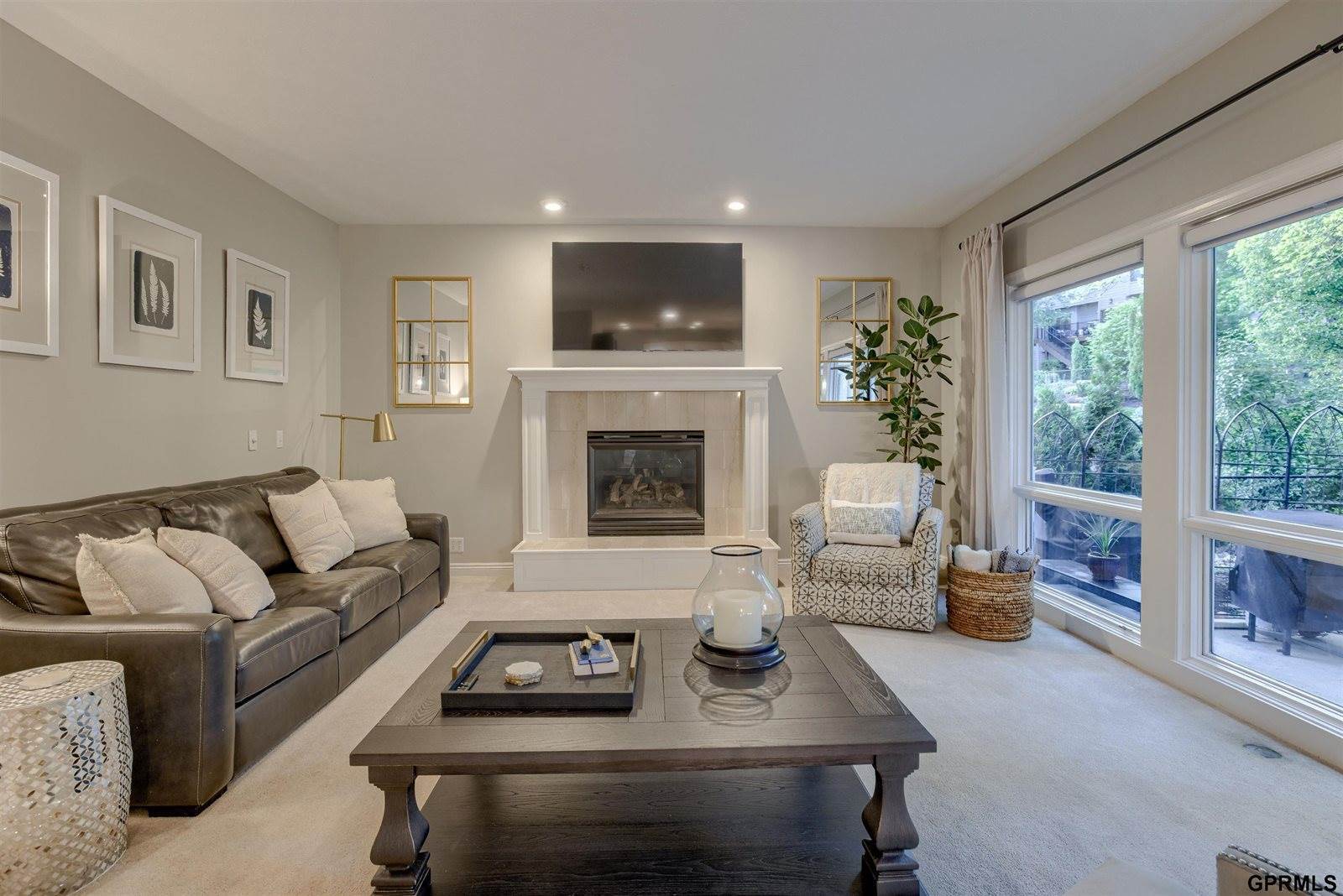 18320 Dupont Circle, Omaha, NE 68130