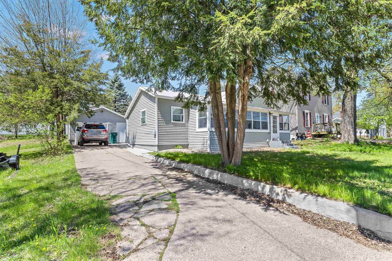 210 S Franklin Street, Waupaca, WI 54981