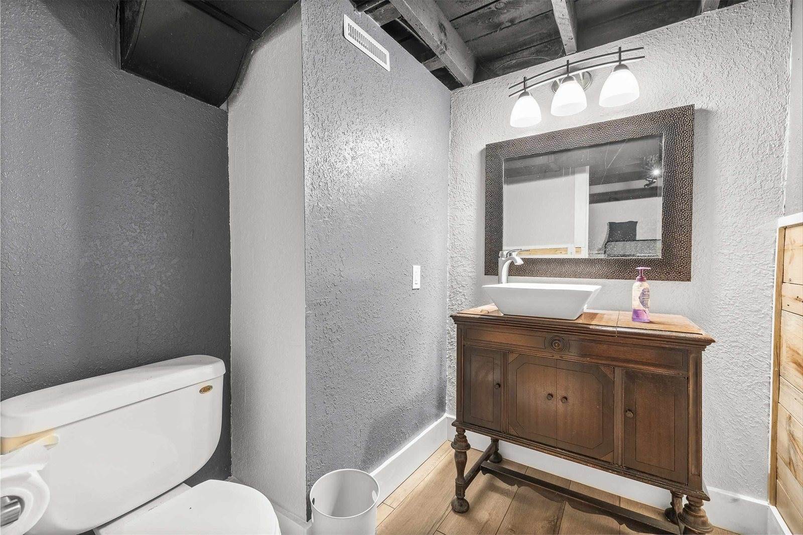 210 S Franklin Street, Waupaca, WI 54981