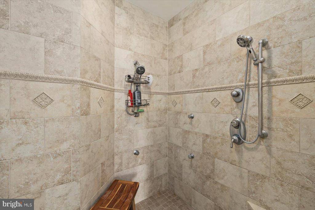 10150 Hedrick Farm Lane, Midland, VA 22728