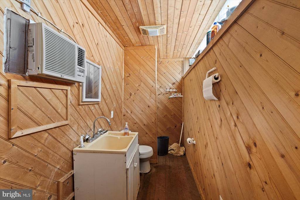 10150 Hedrick Farm Lane, Midland, VA 22728