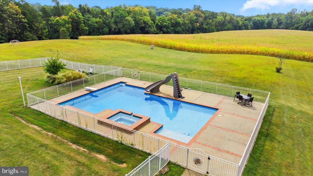 10150 Hedrick Farm Lane, Midland, VA 22728