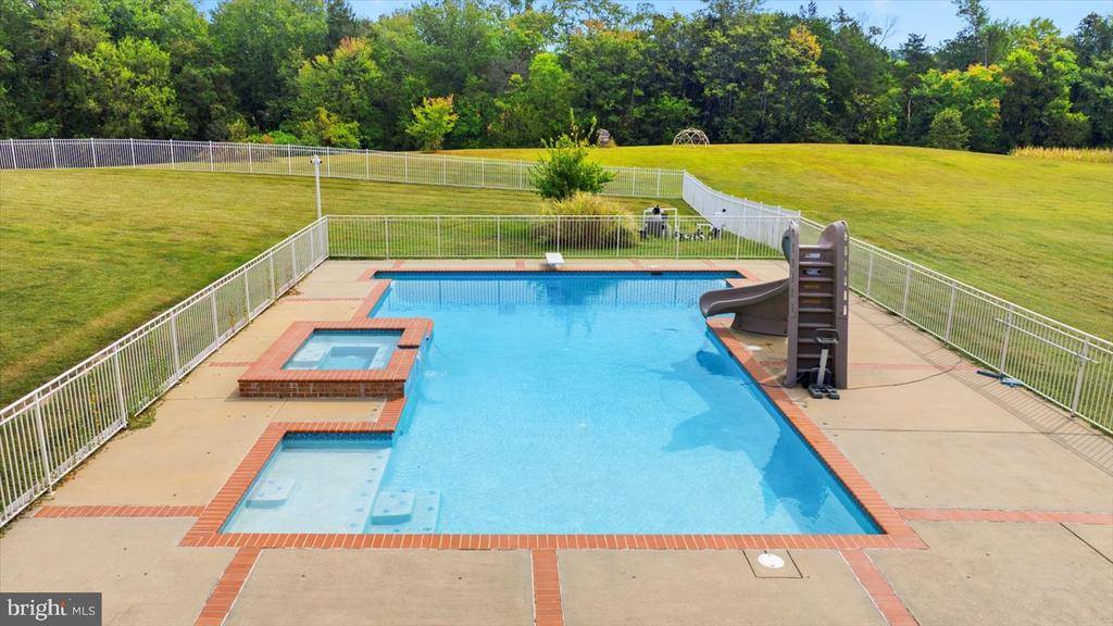 10150 Hedrick Farm Lane, Midland, VA 22728