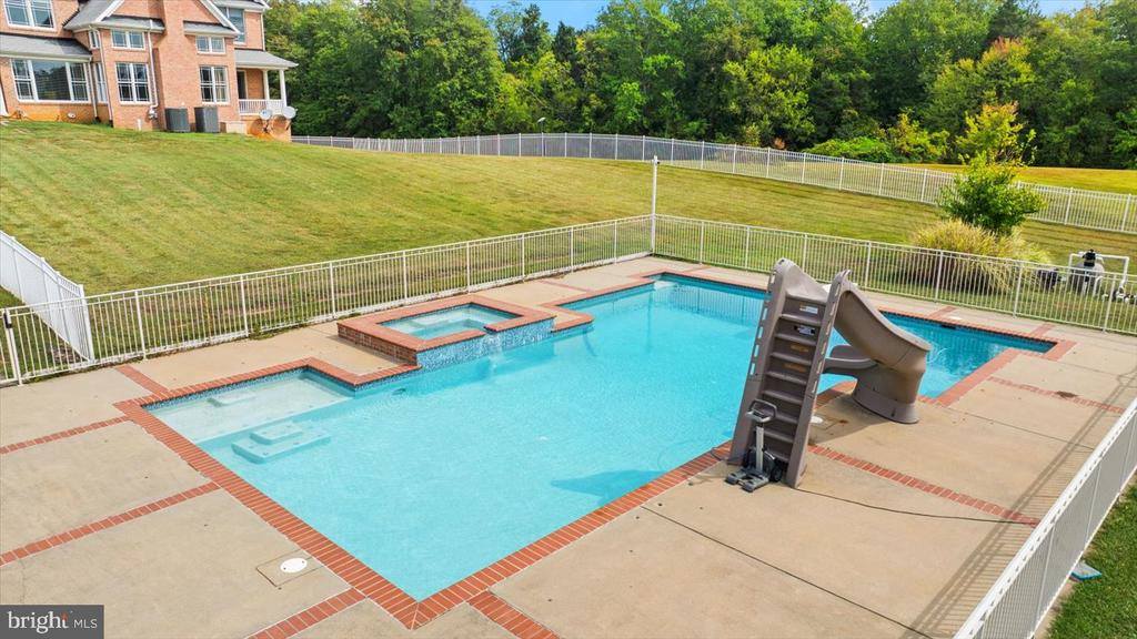 10150 Hedrick Farm Lane, Midland, VA 22728