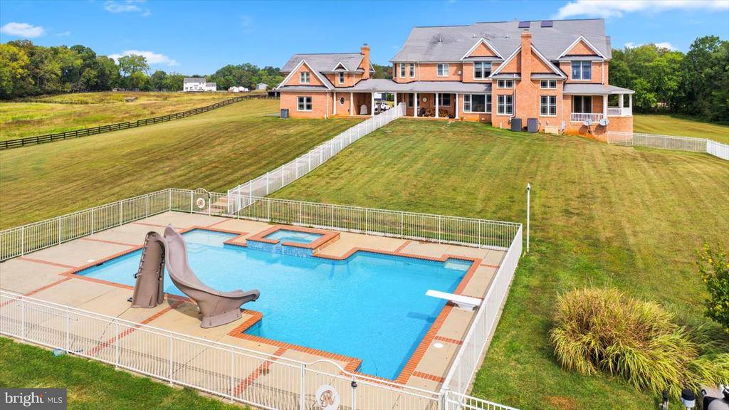 10150 Hedrick Farm Lane, Midland, VA 22728