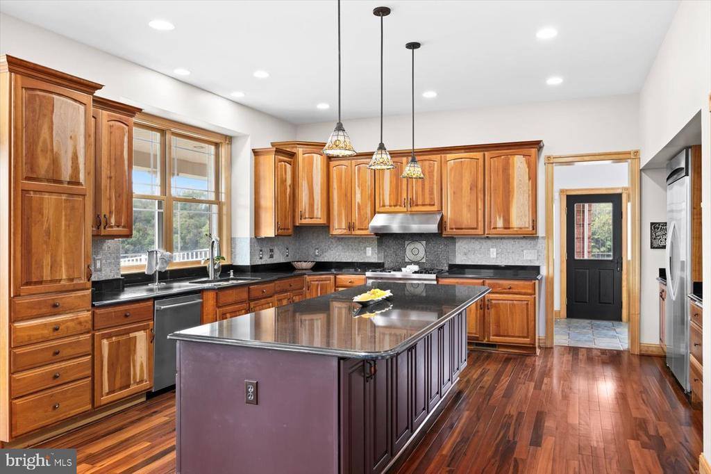 10150 Hedrick Farm Lane, Midland, VA 22728