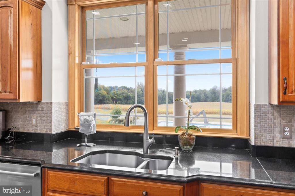 10150 Hedrick Farm Lane, Midland, VA 22728