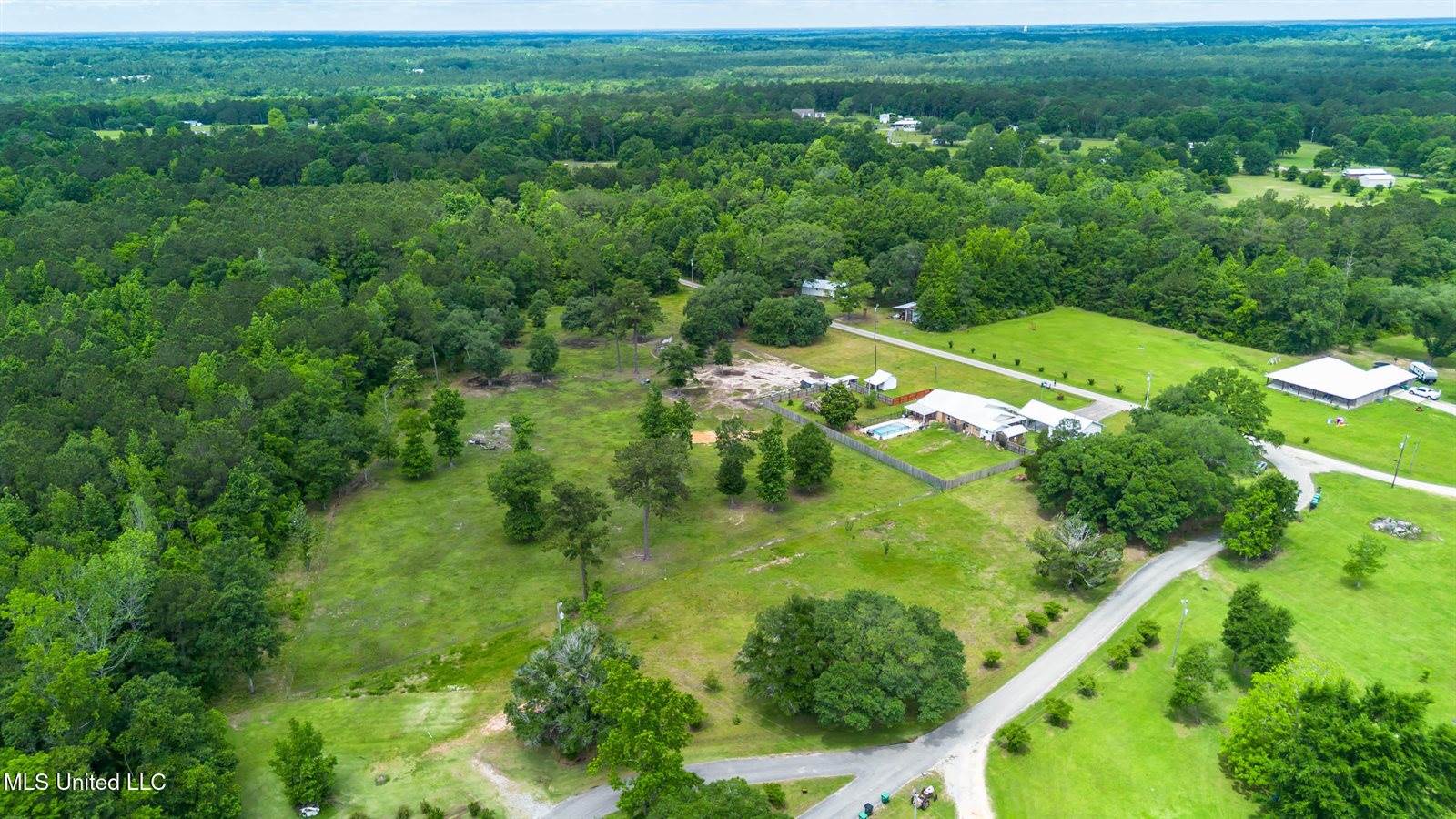 11192 Willie Lee Road, Picayune, MS 39466