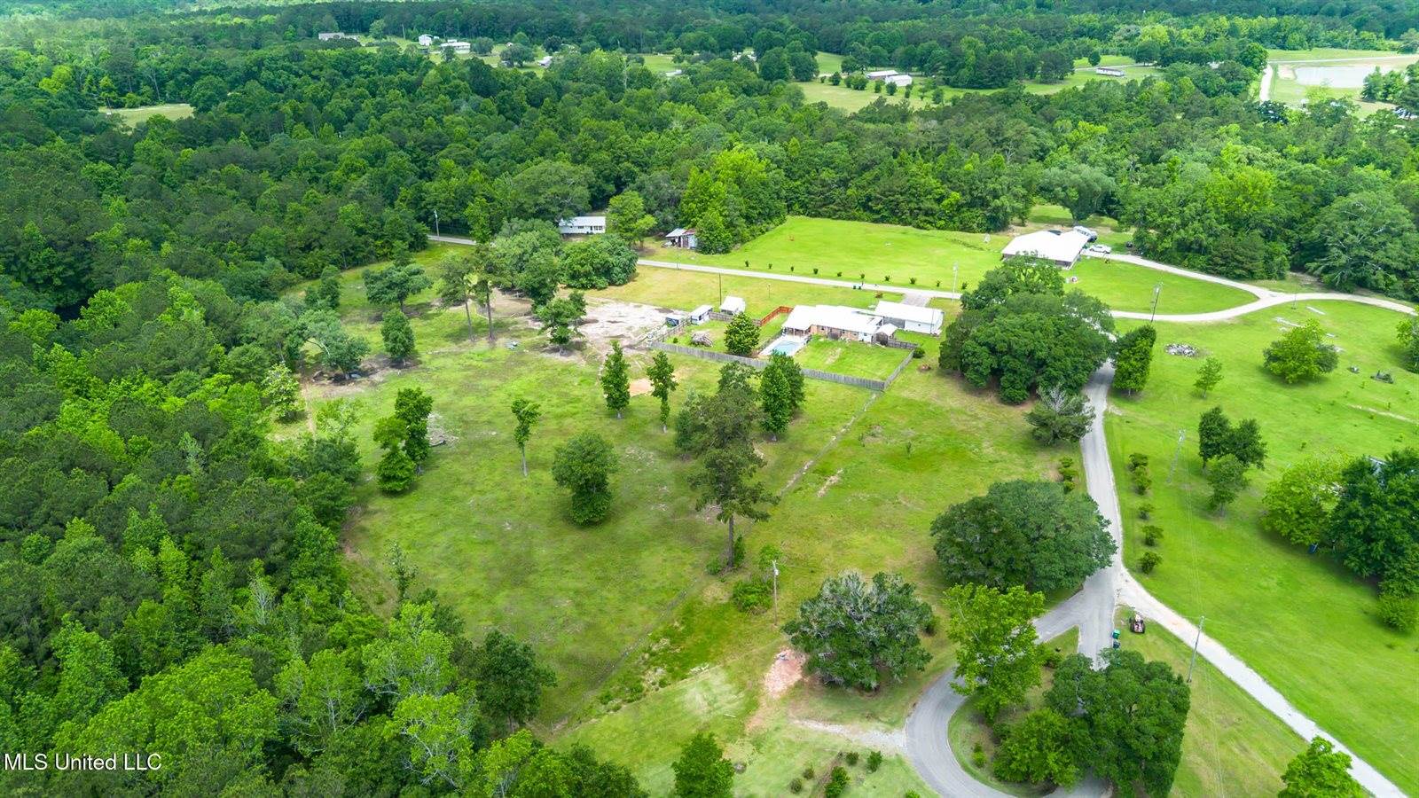 11192 Willie Lee Road, Picayune, MS 39466