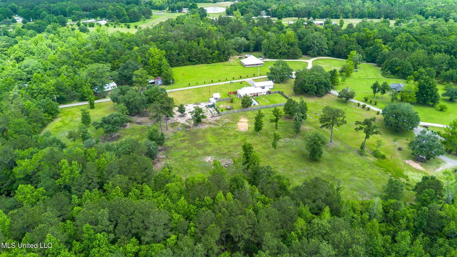 11192 Willie Lee Road, Picayune, MS 39466