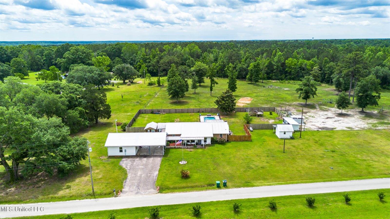11192 Willie Lee Road, Picayune, MS 39466