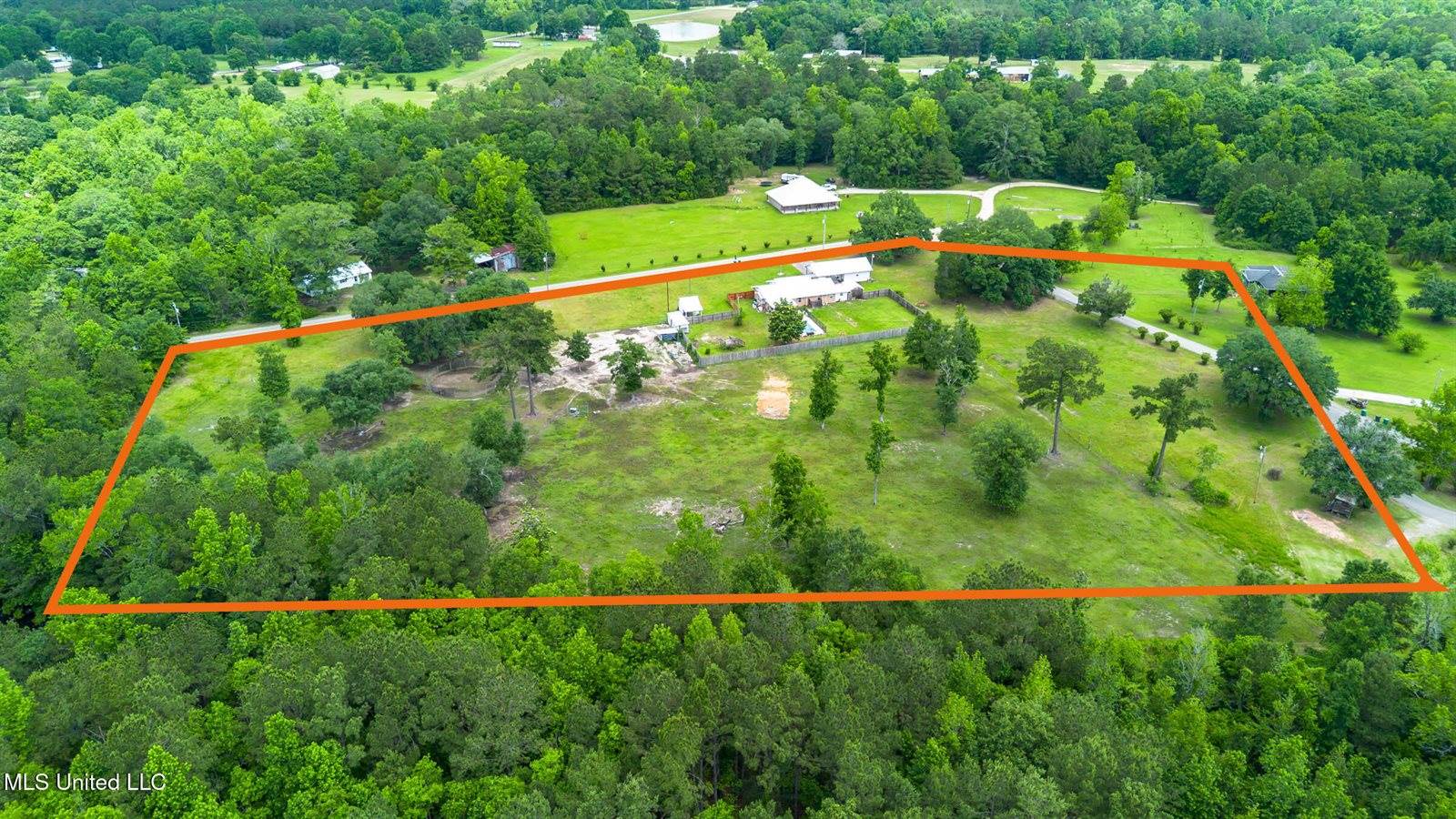 11192 Willie Lee Road, Picayune, MS 39466