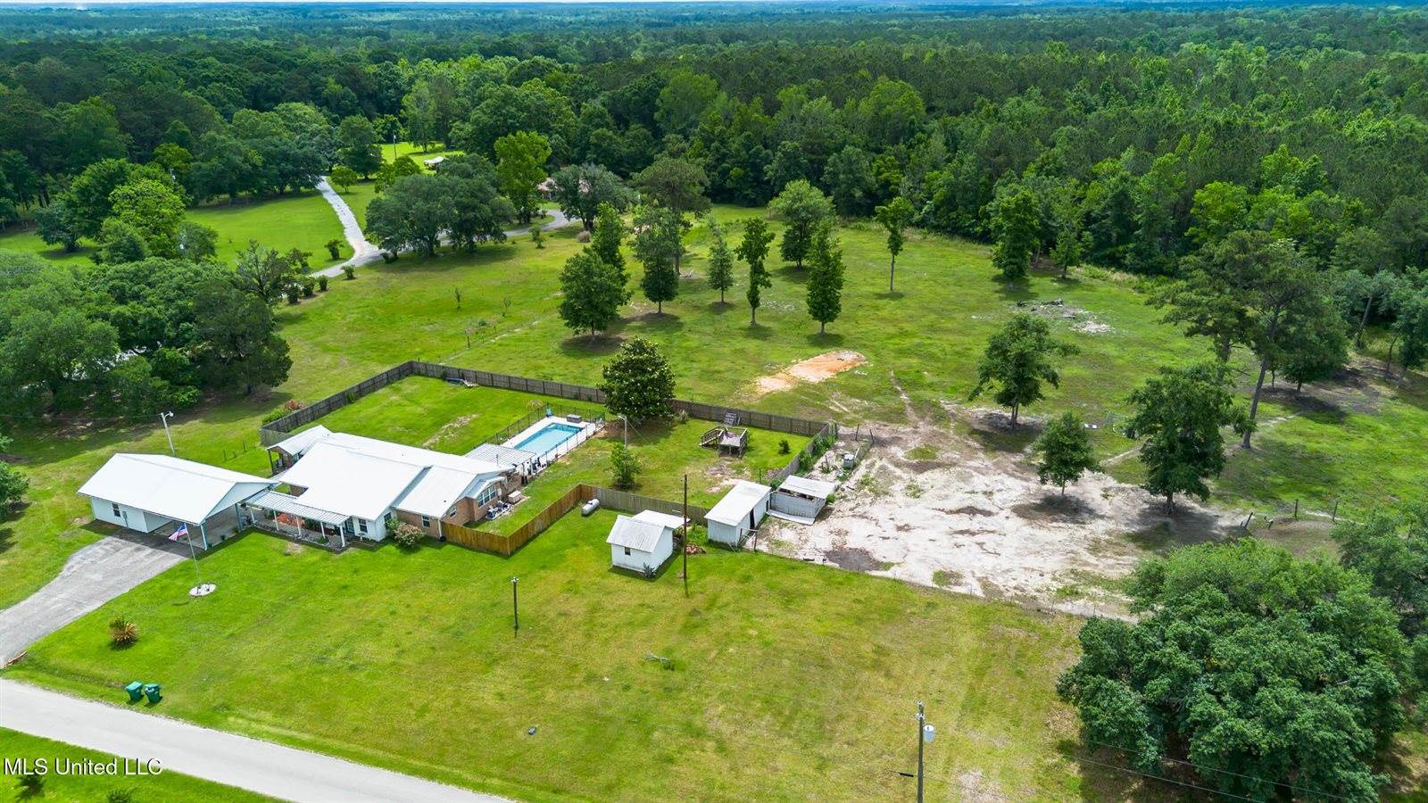 11192 Willie Lee Road, Picayune, MS 39466