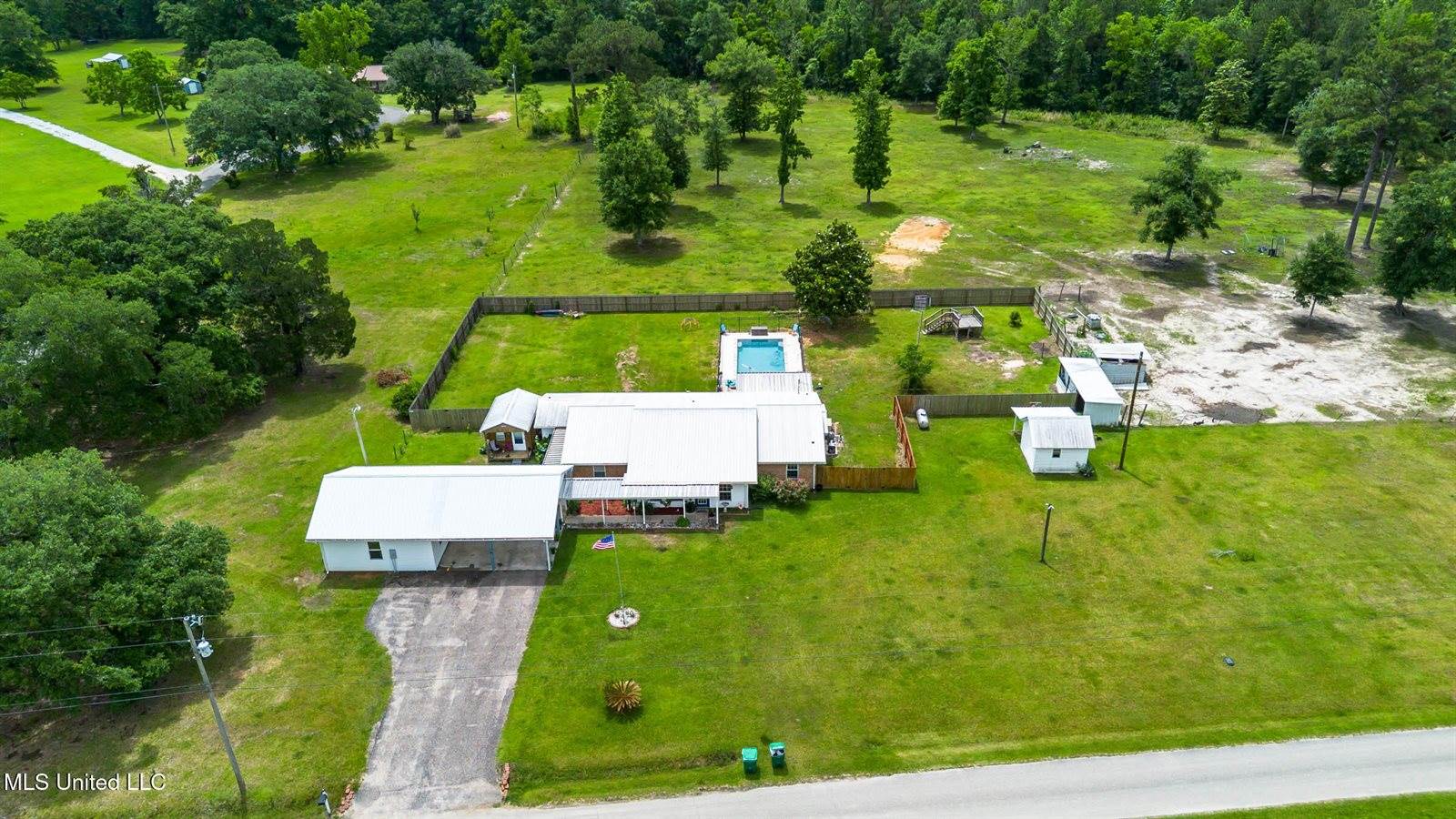 11192 Willie Lee Road, Picayune, MS 39466