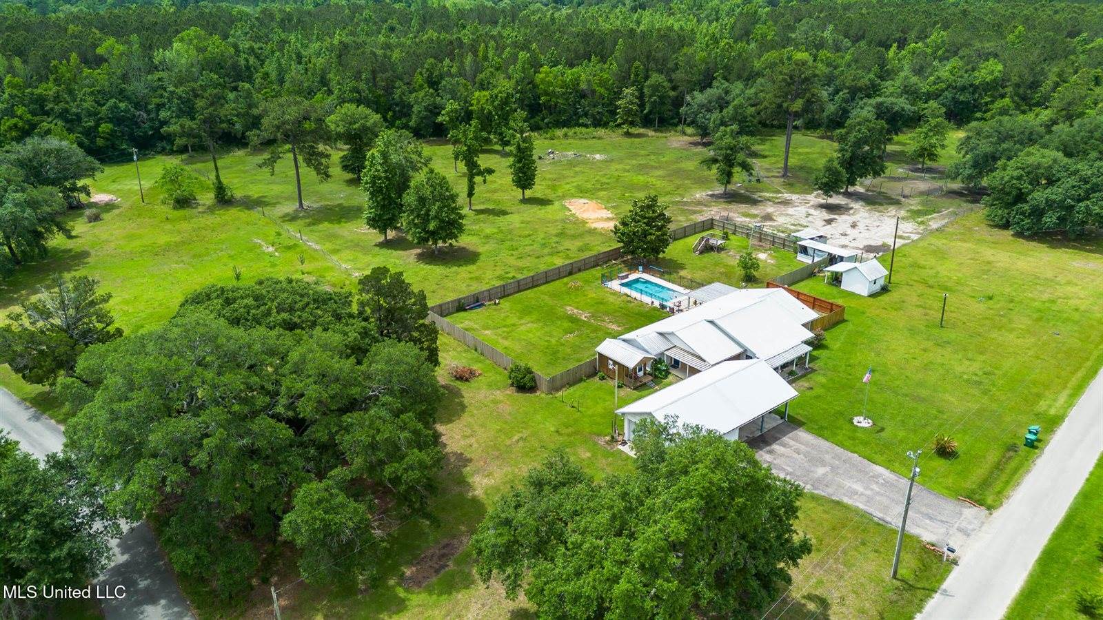 11192 Willie Lee Road, Picayune, MS 39466