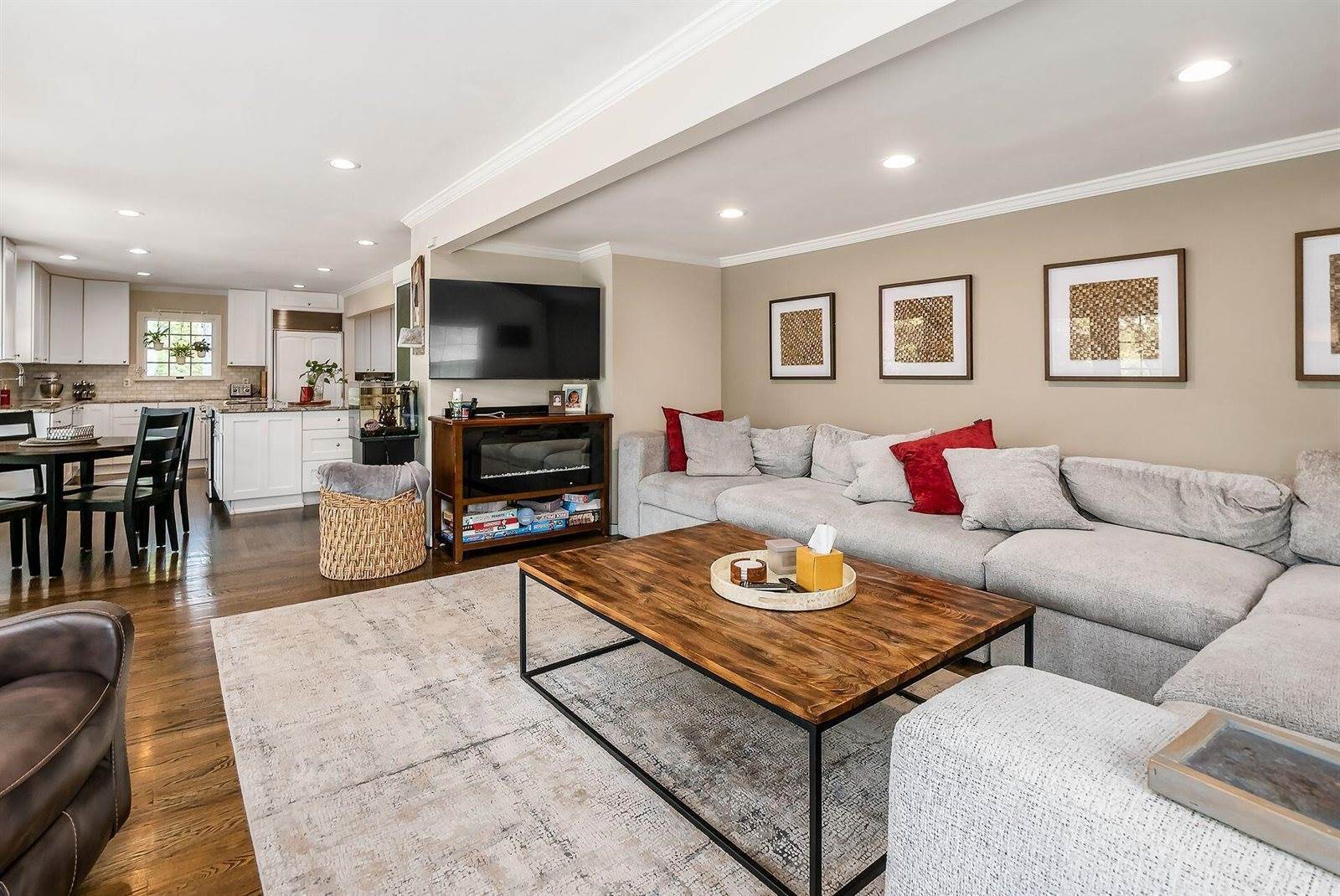 2570 Lane Road, Columbus, OH 43220