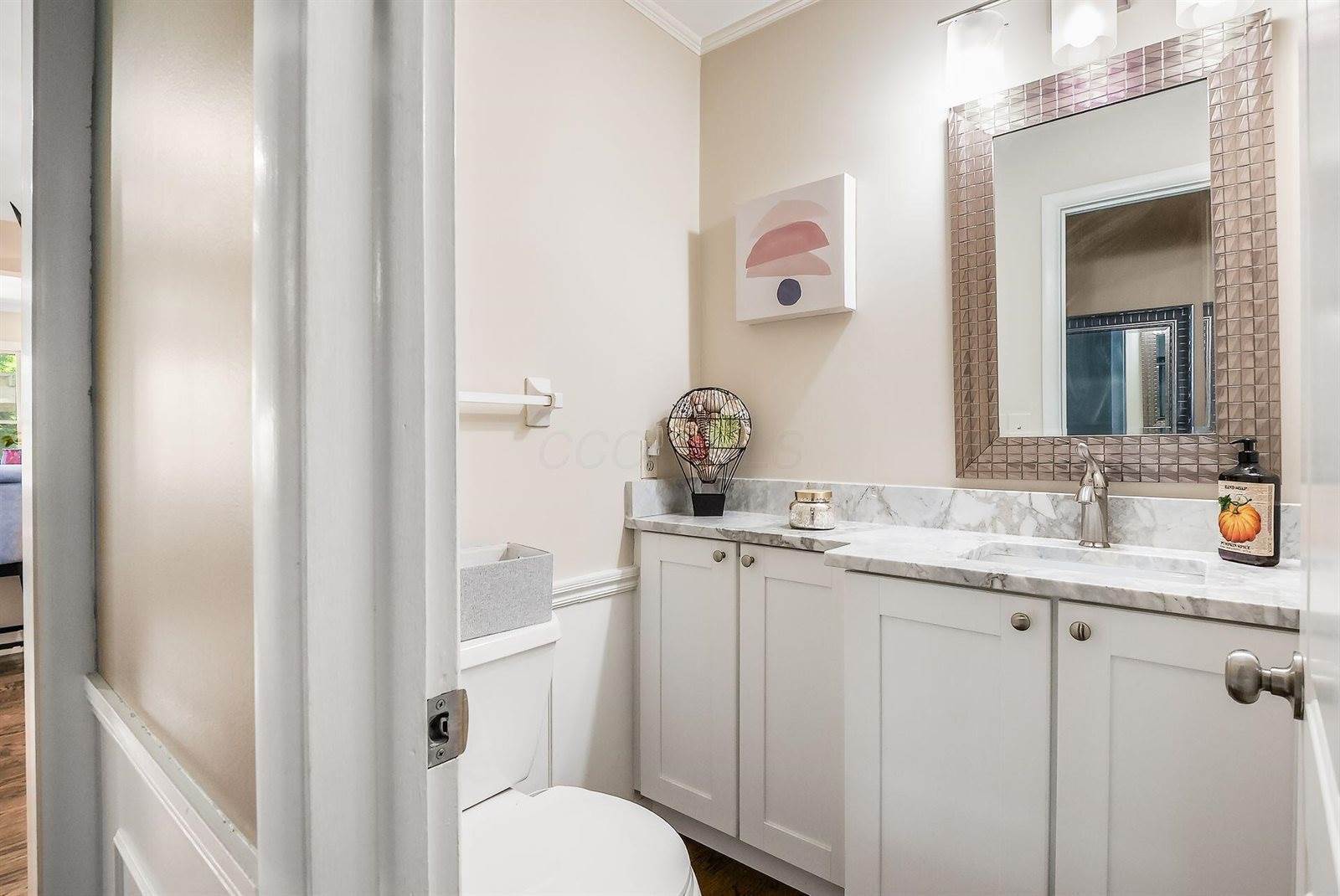 2570 Lane Road, Columbus, OH 43220